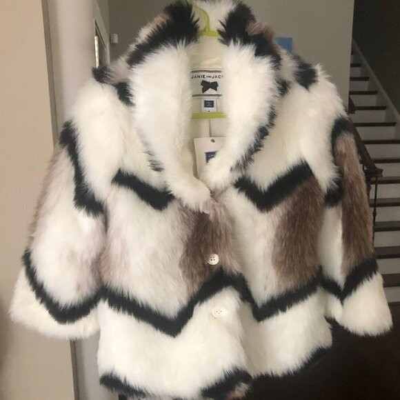 NWT Janie & Jack Girls Chevron Faux Fur Coat SOLD OUT - Picture 2 of 9
